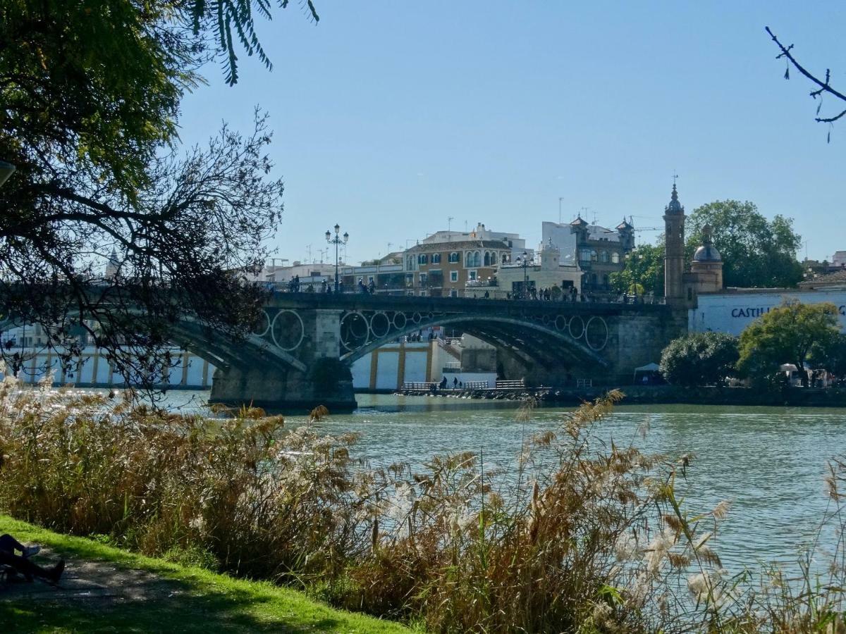 El Rio Apartment Seville Luaran gambar