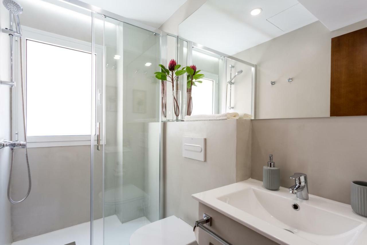 El Rio Apartment Seville Luaran gambar